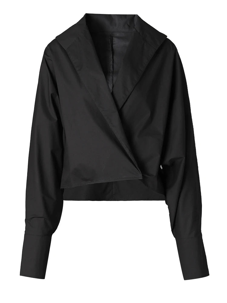 Effortlessly Chic Cropped Blouse – White Elegance & Black Sophistication